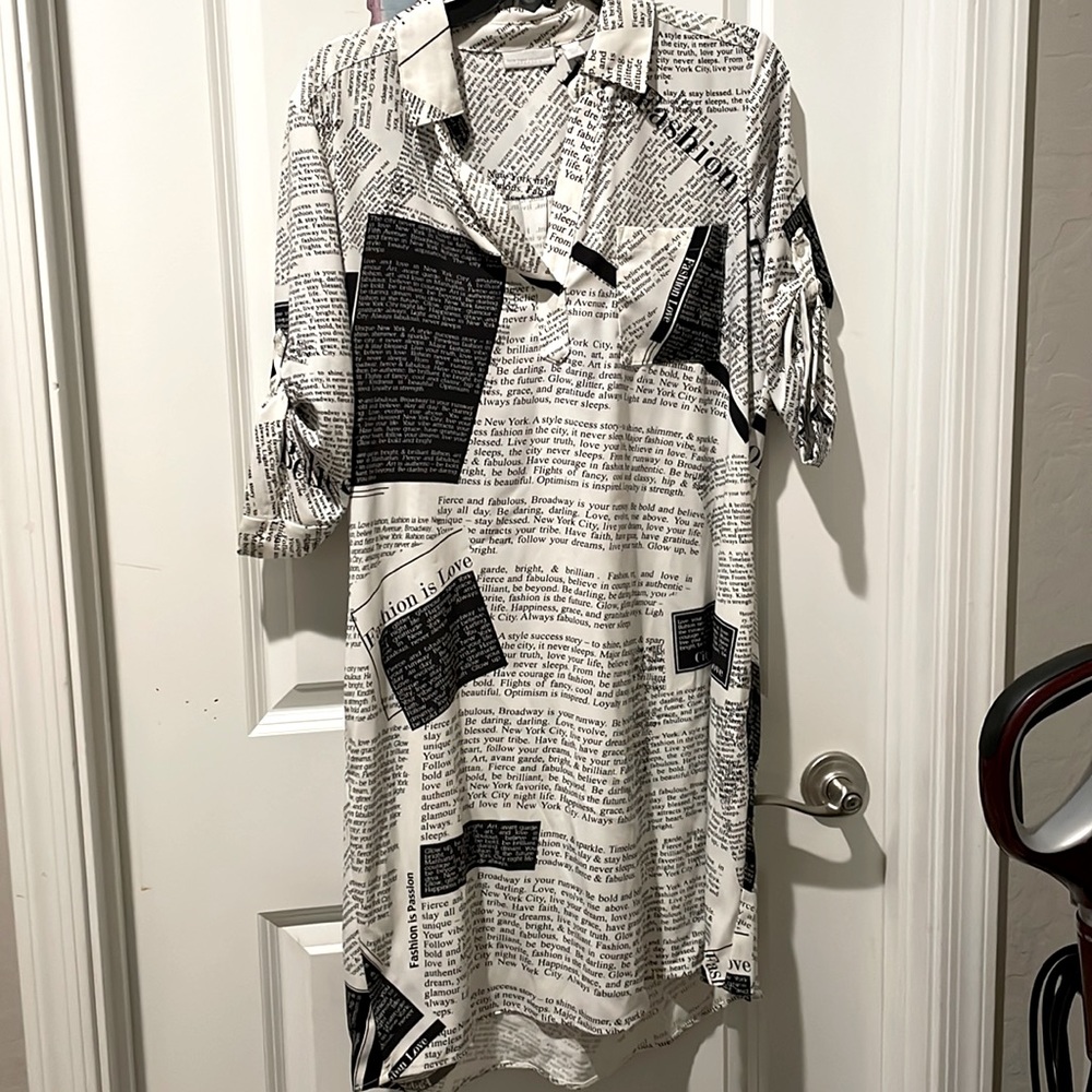 News paper print summer dress size Medium very light worn once